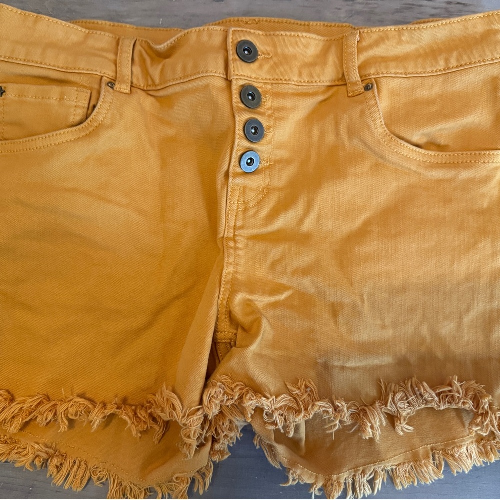 Nuon mustard frayed hem shorts Womens Size 34